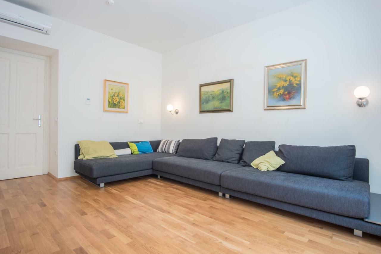 Luxury Central Apartment Λιουμπλιάνα Εξωτερικό φωτογραφία